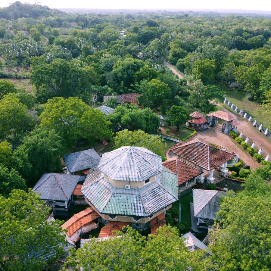 Kodigahawewa Forest Resort Тисамахарама Екстериор снимка