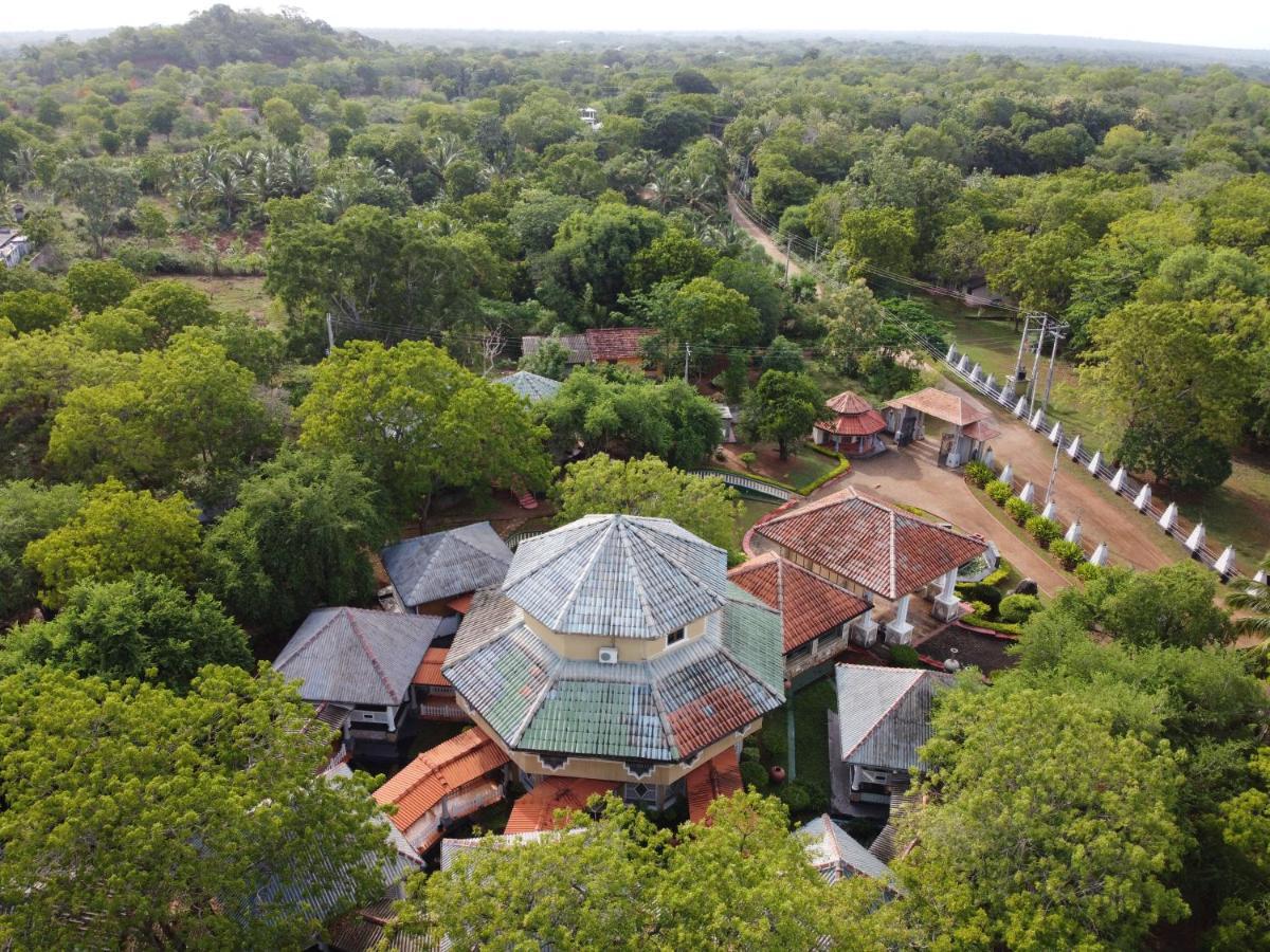 Kodigahawewa Forest Resort Тисамахарама Екстериор снимка
