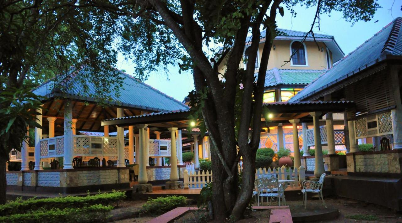 Kodigahawewa Forest Resort Тисамахарама Екстериор снимка