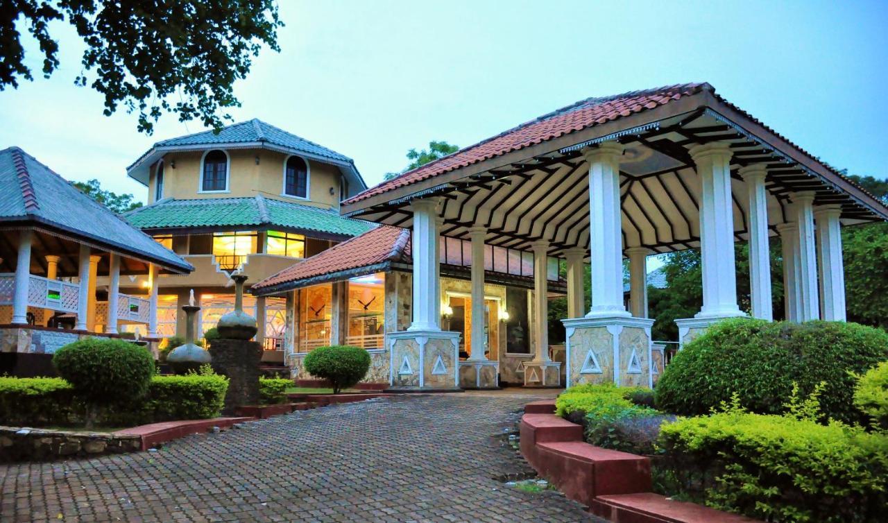 Kodigahawewa Forest Resort Тисамахарама Екстериор снимка